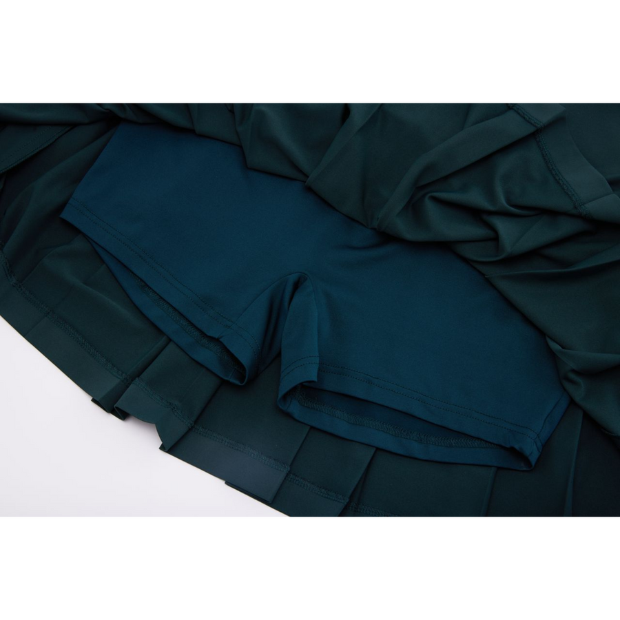 WIDE PERFORMANCE PLEATED SKIRT