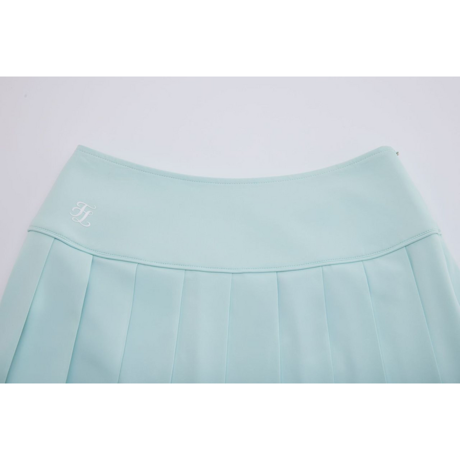WIDE PERFORMANCE PLEATED SKIRT