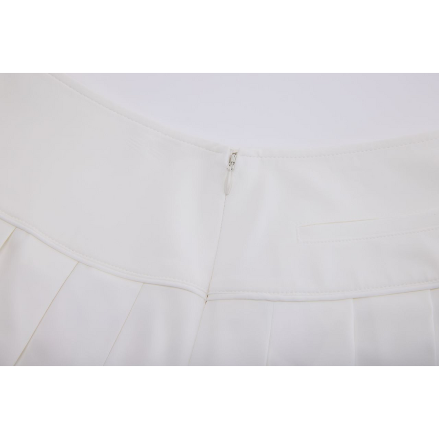WIDE PERFORMANCE PLEATED SKIRT