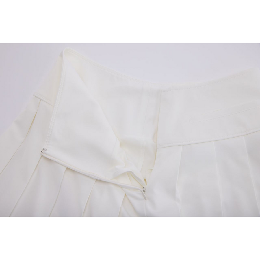WIDE PERFORMANCE PLEATED SKIRT