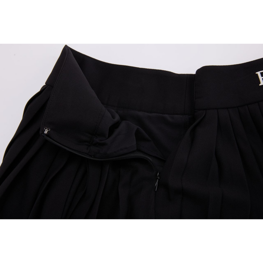 PERFORMANCE PLEATED SKIRT