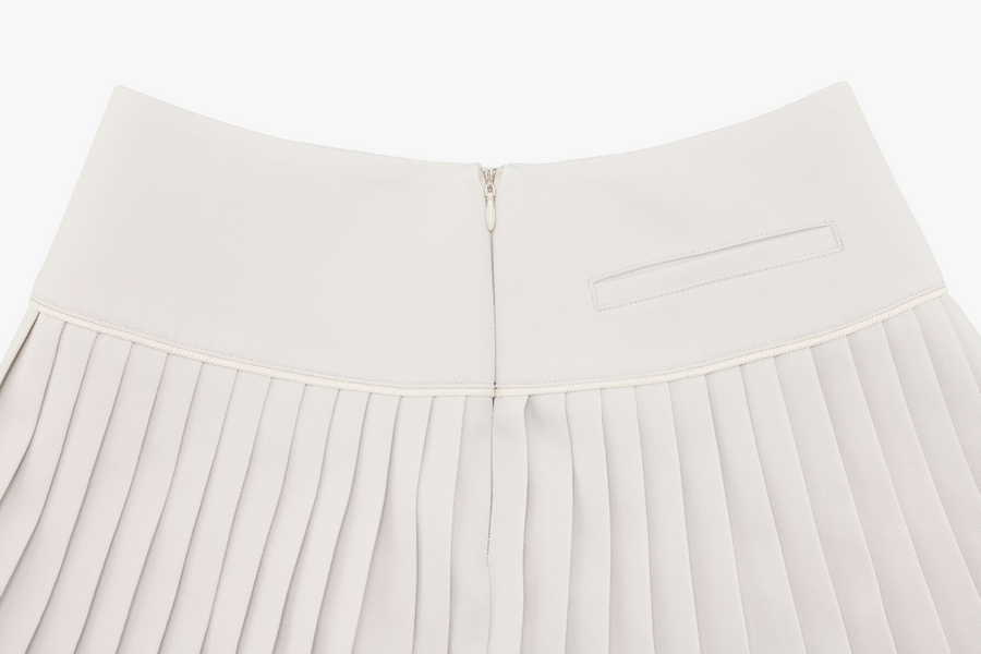 PEARL LOGO FLARED PLEATS SKIRT
