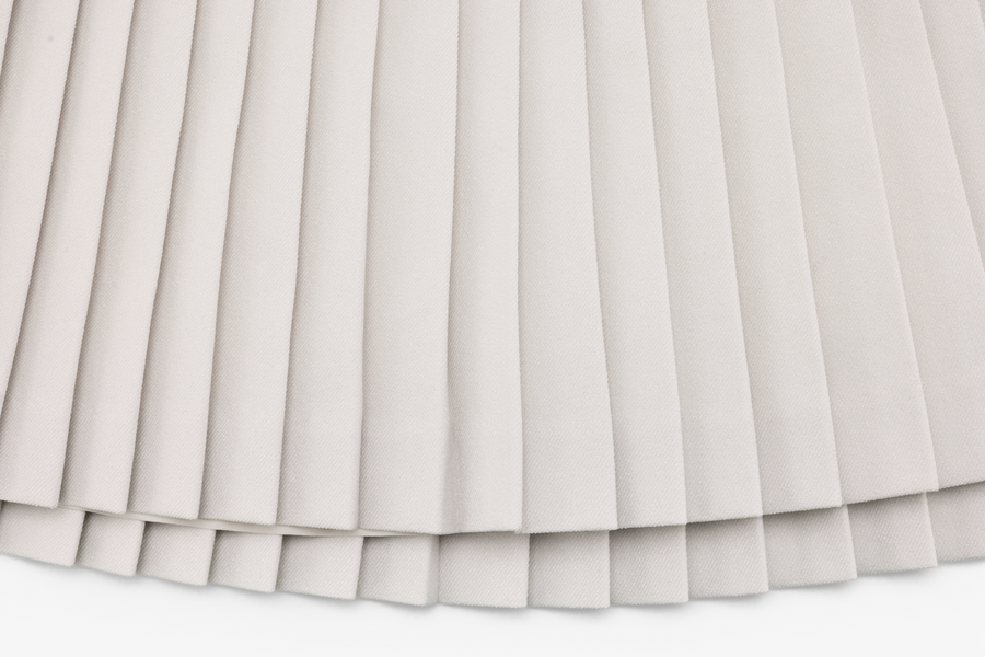 PEARL LOGO FLARED PLEATS SKIRT