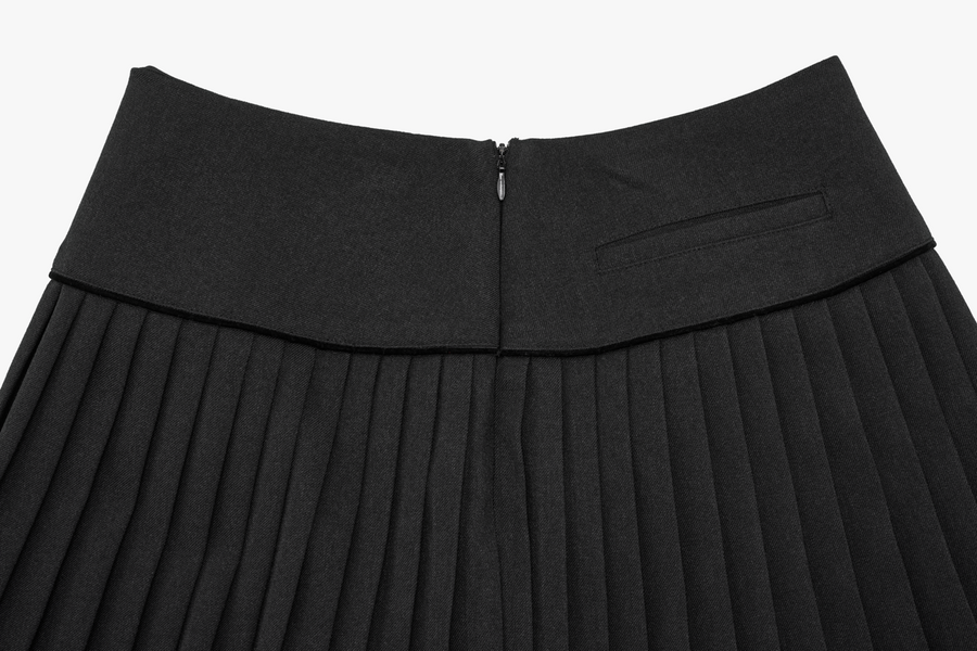 PEARL LOGO FLARED PLEATS SKIRT
