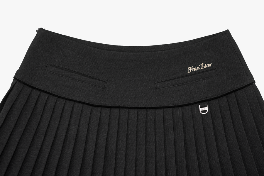 PEARL LOGO FLARED PLEATS SKIRT