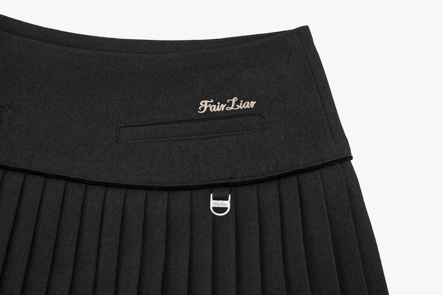 PEARL LOGO FLARED PLEATS SKIRT