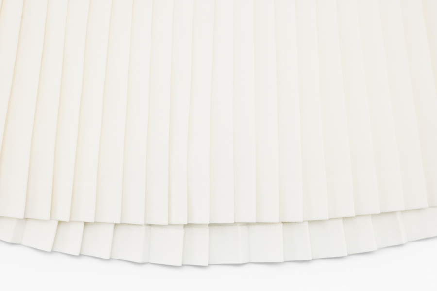 PEARL LOGO FLARED PLEATS SKIRT