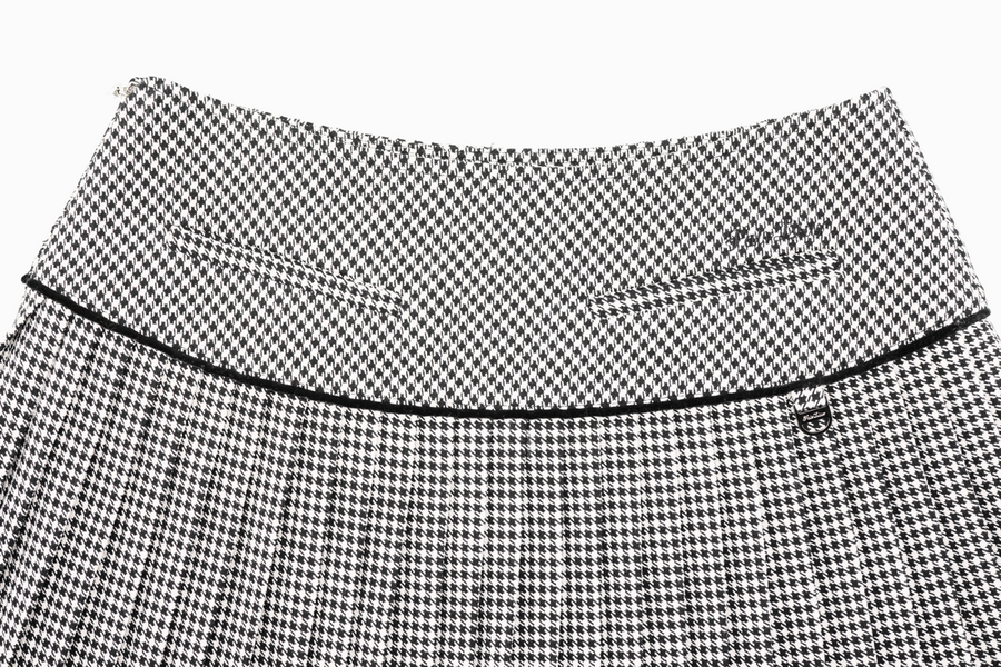 CRYSTAL LOGO FLARED PLEATS SKIRT