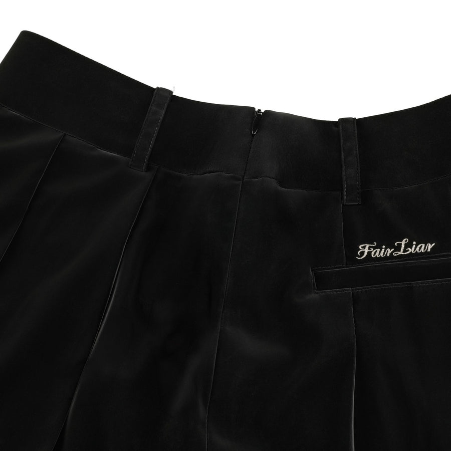 GLOSSY LACE PLEATED SKIRT