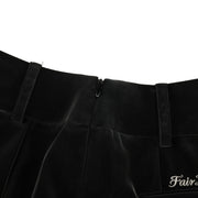 GLOSSY LACE PLEATED SKIRT