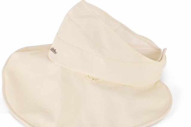 WIDE-BRIMMED BONNET HAT