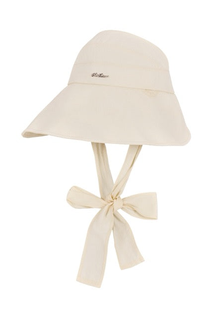 WIDE-BRIMMED BONNET HAT
