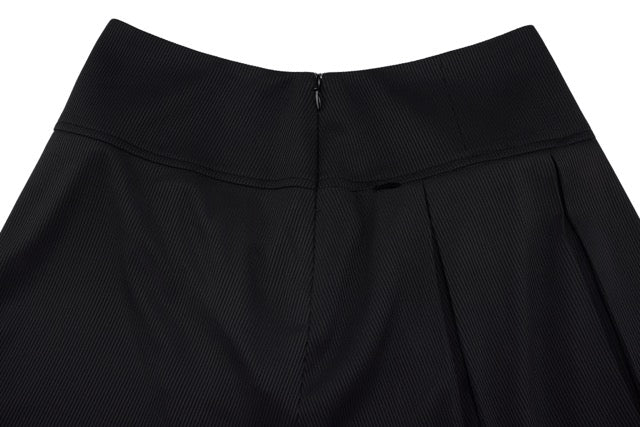 RIB BACK PLEATED SKIRT