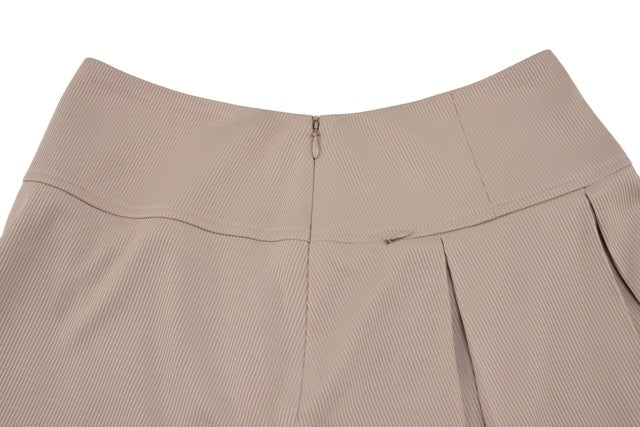 RIB BACK PLEATED SKIRT