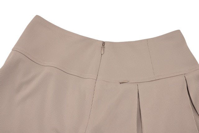 RIB BACK PLEATED SKIRT