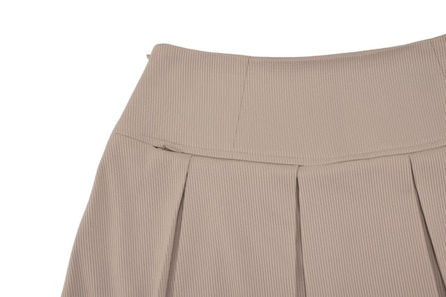 RIB BACK PLEATED SKIRT