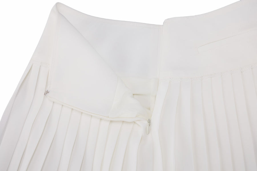 CROCHET FLARE PLEATED SKIRT