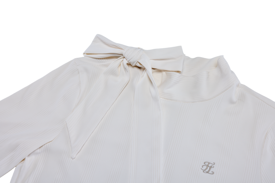 RIBBON HIGH NECK SEVEN-BUTTON T-SHIRT