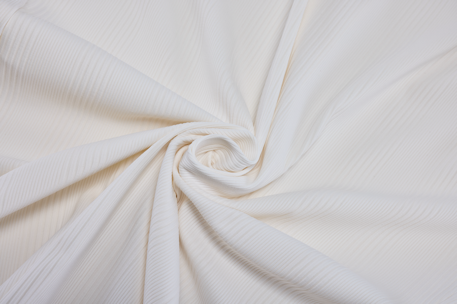 RIBBON HIGH NECK SEVEN-BUTTON T-SHIRT